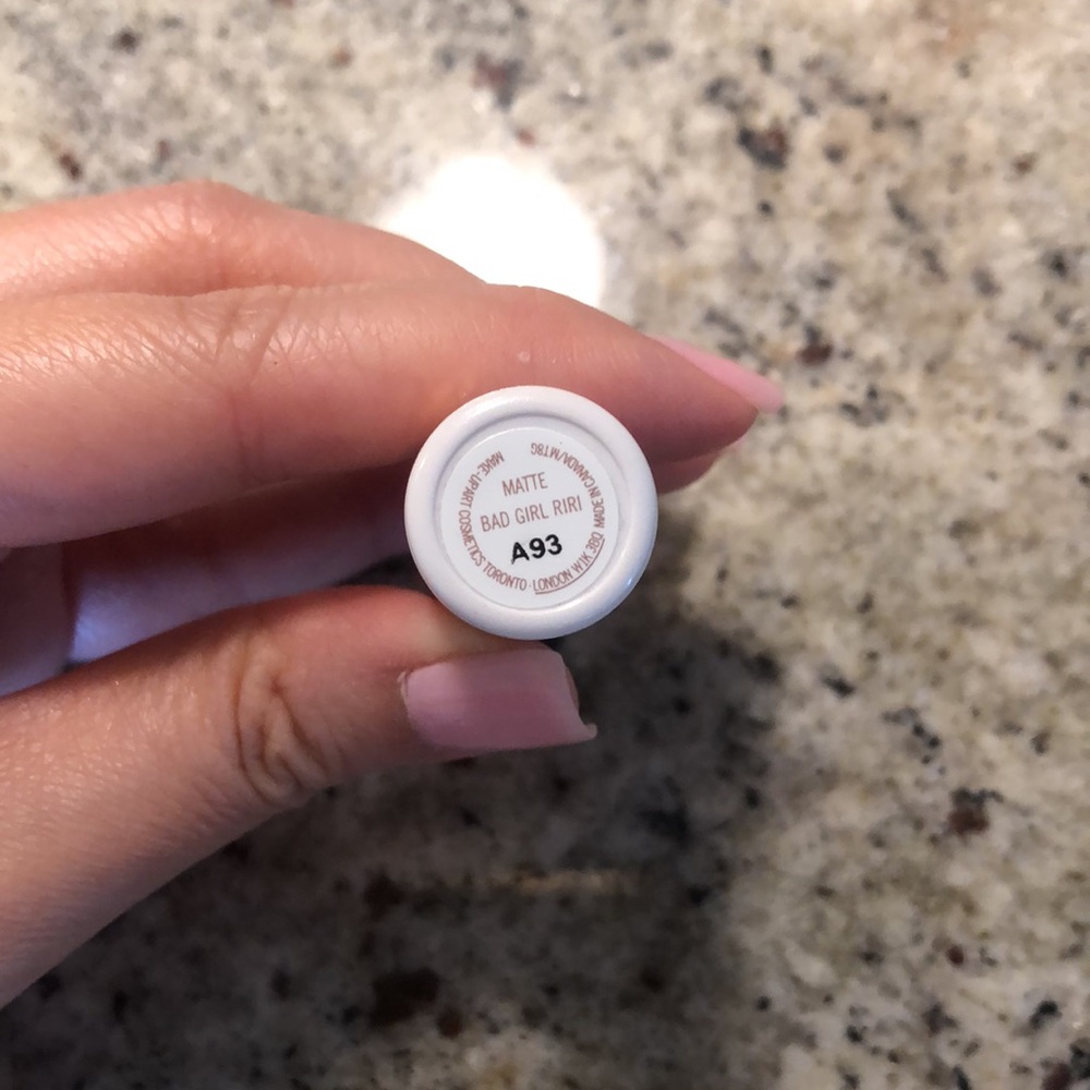 BNIB MAC BAD GAL RIRI - Picture 4 of 4